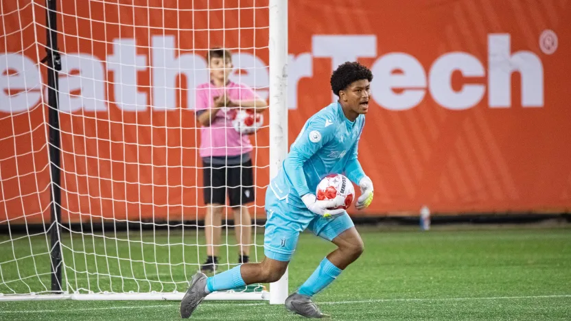 Atlético Ottawa signs Canadian goalkeeper Chris Kalongo