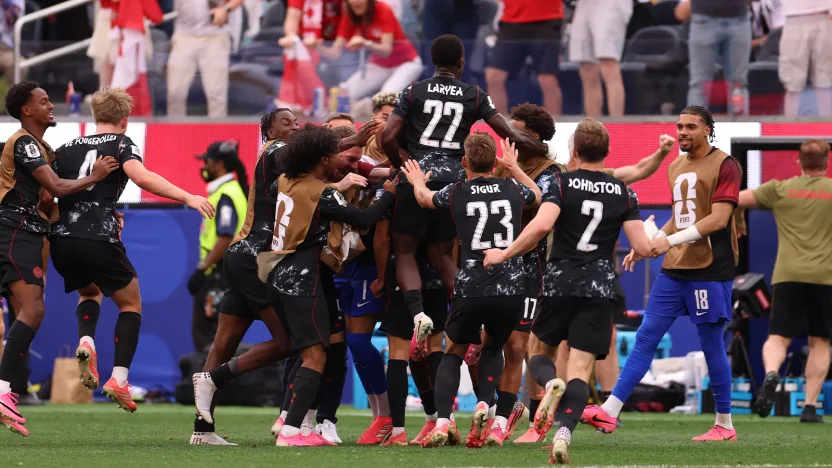 Canada top South Africa with last-gasp winner, advance to World Cup R16