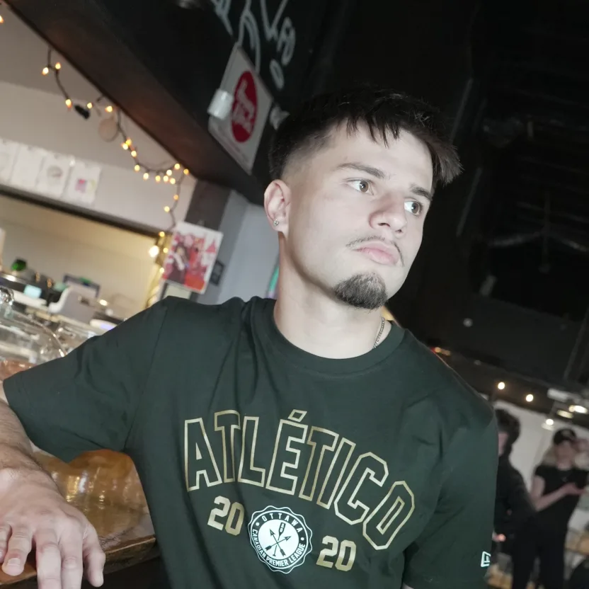 T-Shirt Or Métallique New Era