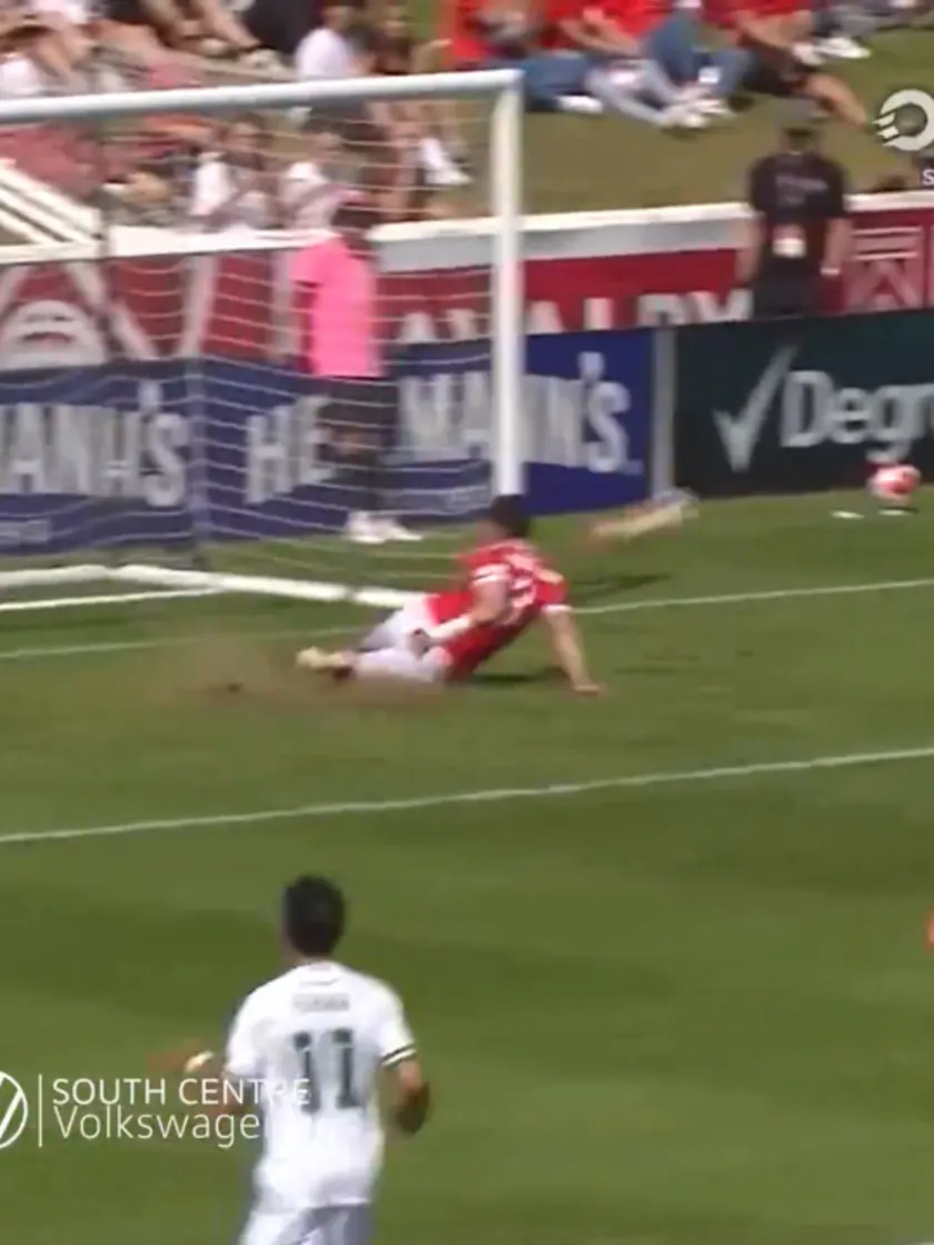 Callum Montgomery's 10' minute defensive play was MASSIVE! 🛡️