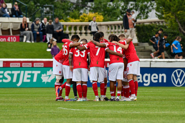 Player_Huddle_srh14k