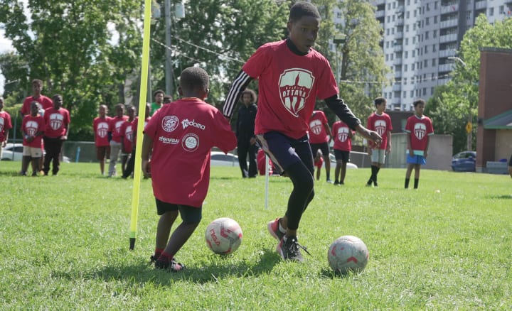ATLETI-EQUAL-ACCESS-CAMPS-BG_lngxed