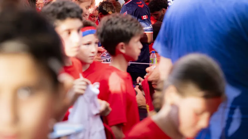 Le Supra tisse ses liens dans le foot québécois
